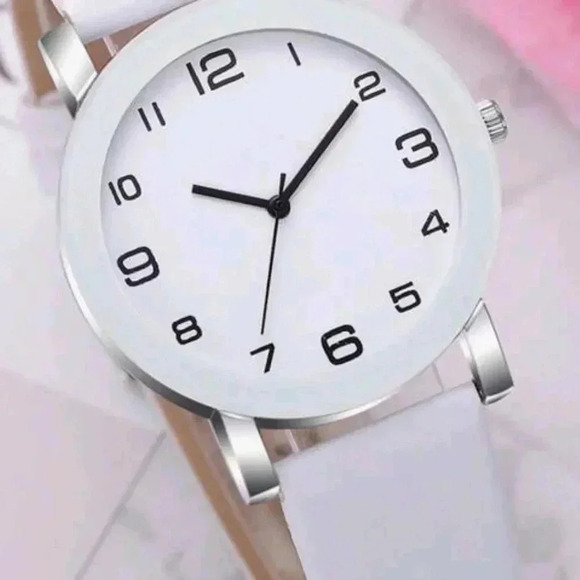 NWT..FASHION QRTZ WATCH..PEARL WHITE..HYPOALLERGENIC - Picture 3 of 4